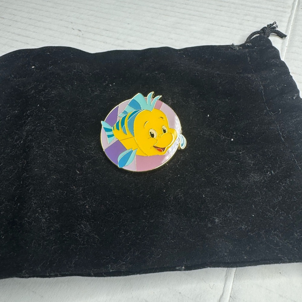 Disney Pin Loungefly Princess Sidekick Stained Glass Flounder Little Mermaid